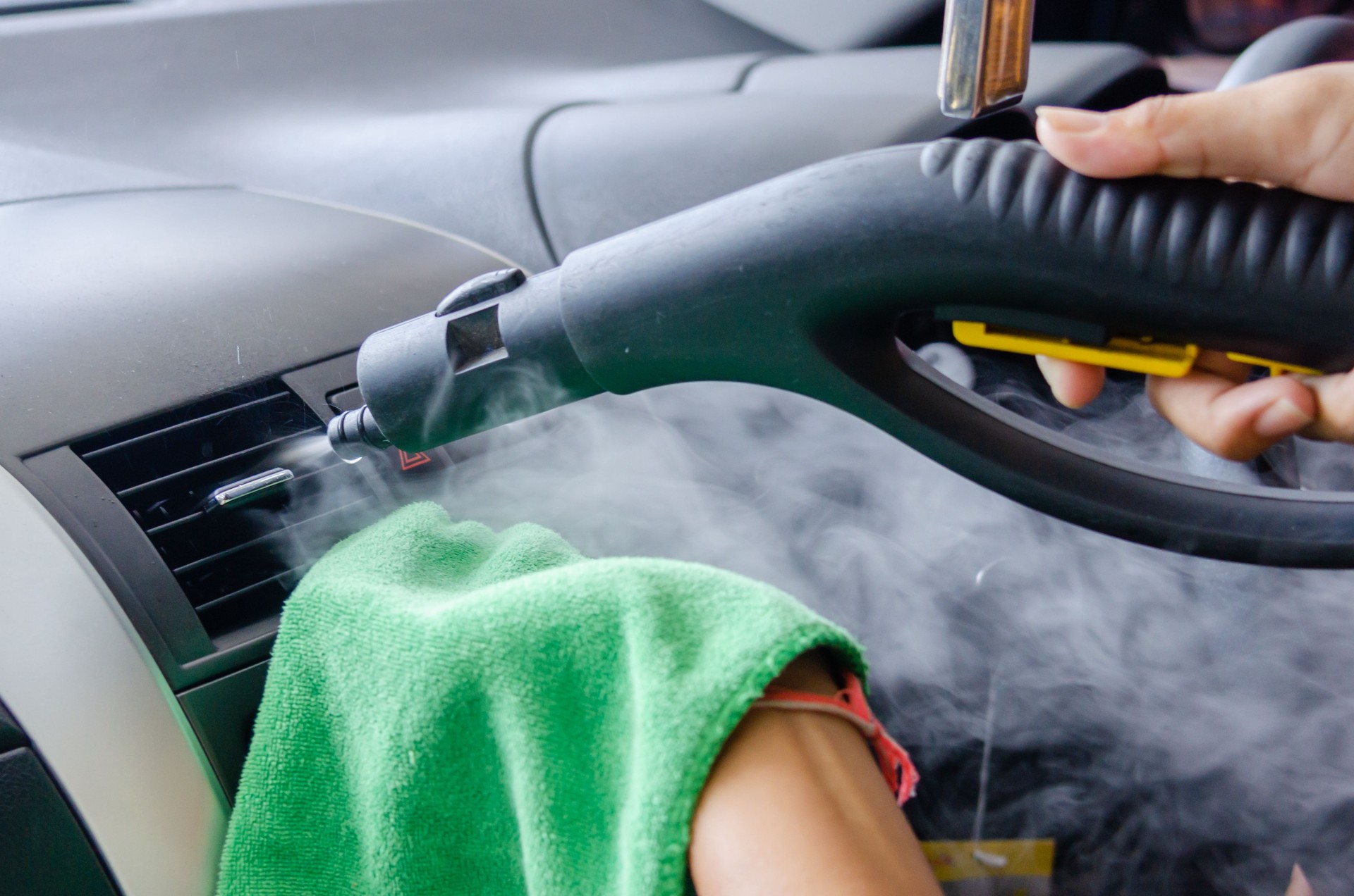 Nettoyage du climatiseur de voiture
